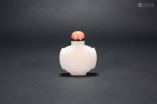 A Chinese White Jade Snuff Bottle