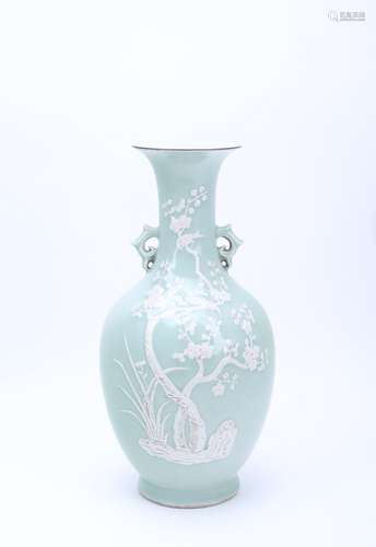 A Chinese Green Glazed Porcelain Vase