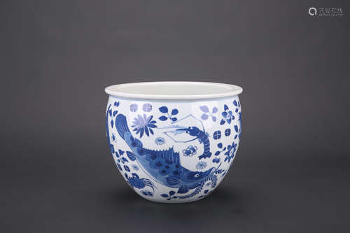 A Chinese Blue and White Porcelain Water Pot with Fish and Grass Pattern