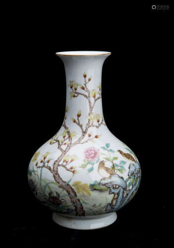 A Chinese Porcelain Vase