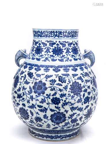 A Chinese Blue and White Porcelain Vase