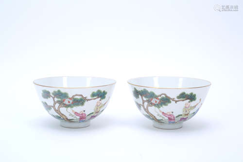 A Pair of Chinese Porcelain Bowl