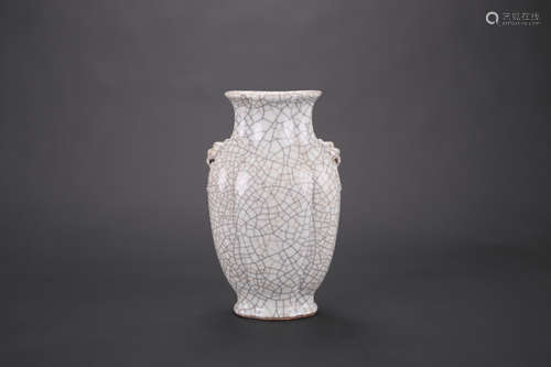 A Chinese Ge Type Porcelain Vase