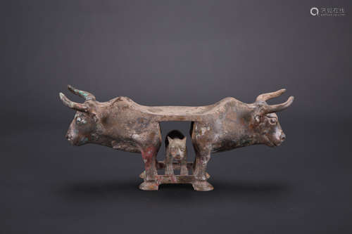 A Chinese Bronze Double Bull Head Decoration