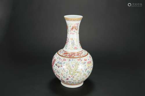 A Chinese Porcelain Vase with Dragon and Phenix Pattern