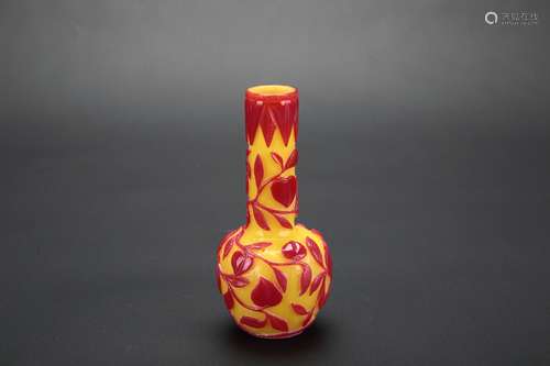 A Chinese Peking Glass Vase