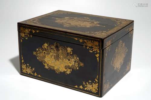 A Chinese export gilt lacquer tea box, 19th C.