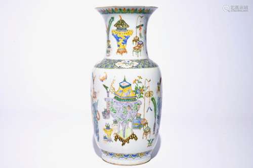 A Chinese Canton verte vase with incense burners, 19th C.