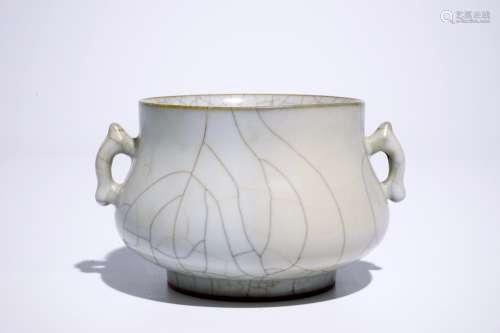 A Chinese crackle glazed two-handled censer, 19/20th C.