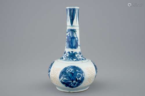 A Chinese blue and white bottle vase with cranes, Ming, Wanli