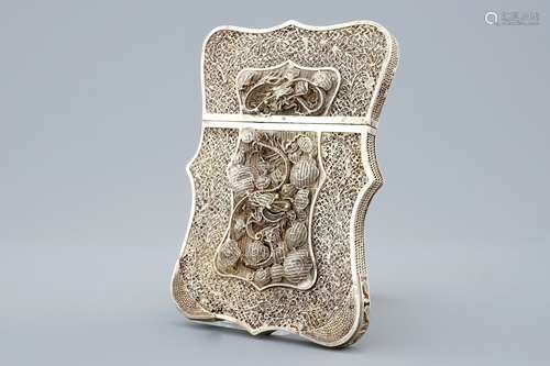 A Chinese filigree silver card box, 19th C.