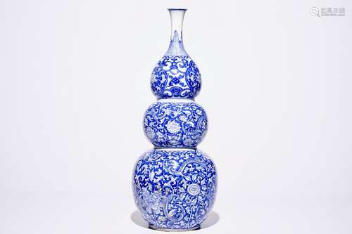 A large Chinese blue and white triple gourd vase, Kangxi