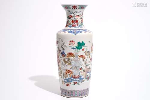 A Chinese famille rose rouleau vase in Yongzheng style, early 19th C.