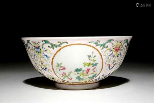 A Chinese famille rose bowl with floral medallions, Daoguang mark, 19/20th C.