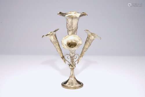 A Chinese export silver flower vase, 19/20th C.