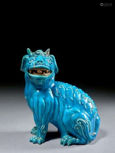 CHIMÈRE EN PORCELAINE ÉMAILLÉE TURQUOISE, CHINE, DYNASTIE QING, FIN DU XIXe SIÈCLE