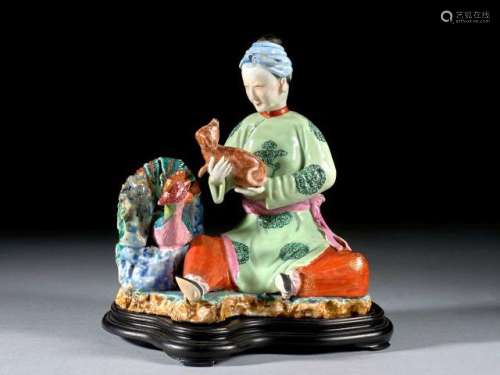 GROUPE EN PORCELAINE POLYCROME, CHINE, DYNASTIE QING, ÉPOQUE QIANLONG (1736-1795)