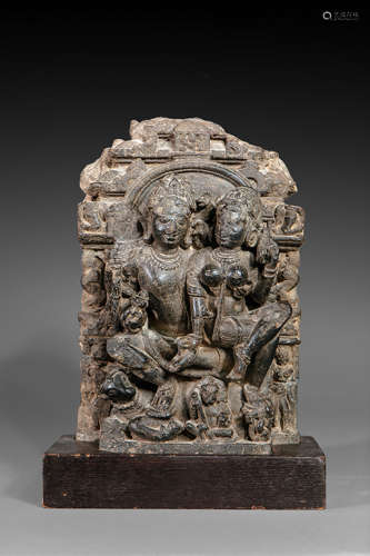 Stèle illustrant Le couple Divin de la trilogie Hindoue « Uma – Maheshvara »