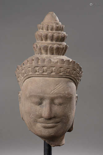 10世纪柬埔寨石佛头