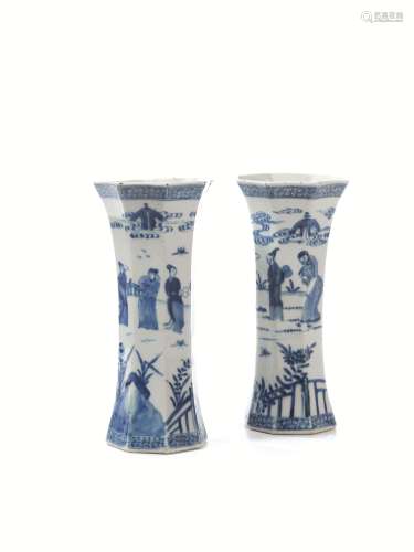 青花人物故事图小瓶一对，中国，清代，十八世纪