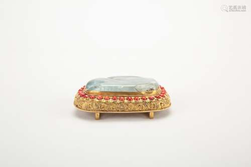 A Chinese Gilt Gold Belt Buckle with Hard Stone Inlaid