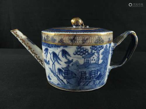 Chinese Export Teapot Gilt Basket Weave Handle