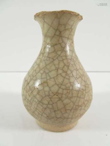 Chinese Early Small Crackle Guar Vase