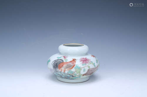 A Chinese Porcelain Water Pot