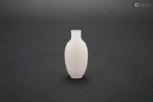 A Chinese White Peking Glass Snuff Bottle