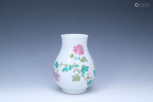 A Chinese Porcelain Vase