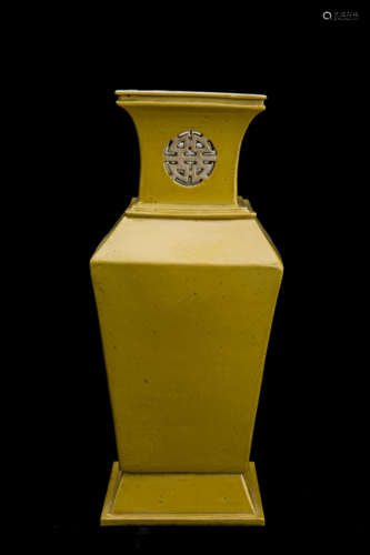 A Chinese Yellow Glazed Porcelain Square Vase