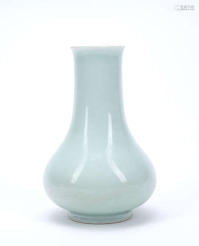 A Chiese Celadon Porcelain Vase