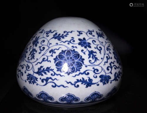 A Chinese Blue and White Porcelain Water Pot