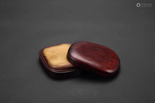 A Chinese Carved Agate Ink Stone with Rosewood Case