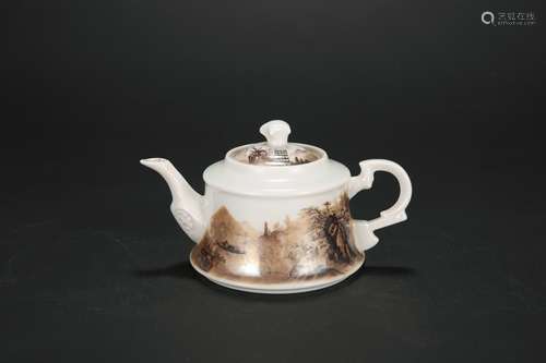 A Chinese Porcelain Tea Pot