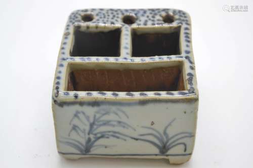 Chinese Blue/White Porcelain Pot