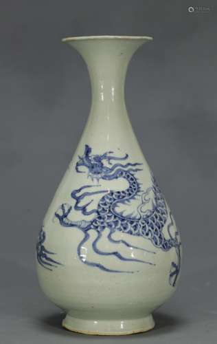 Chinese Blue/White Ming Style Porcelain Vase