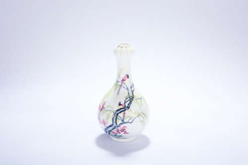 Chinese enameled porcelain garlic mouth vase, Qianlong