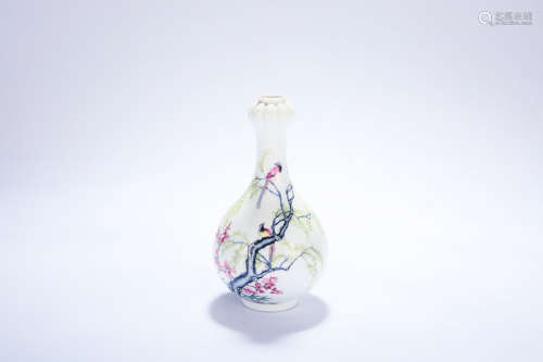 Chinese enameled porcelain garlic mouth vase, Qianlong