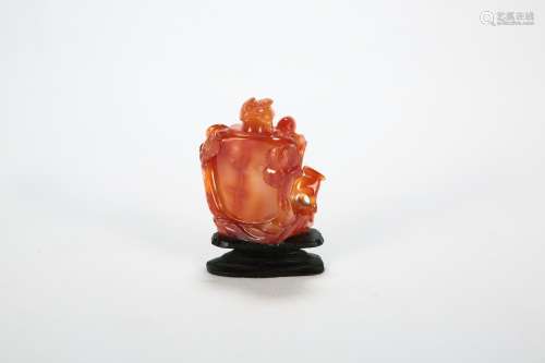 Chinese agate snuff bottle.