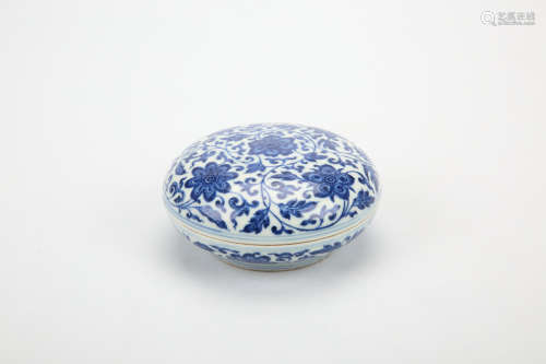 Chinese blue and white porcelain ink box.