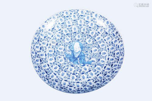 Chinese blue and white porcelain charger, Ming mark.