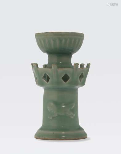 A CELADON GLAZED OIL LAMP13th/14th century