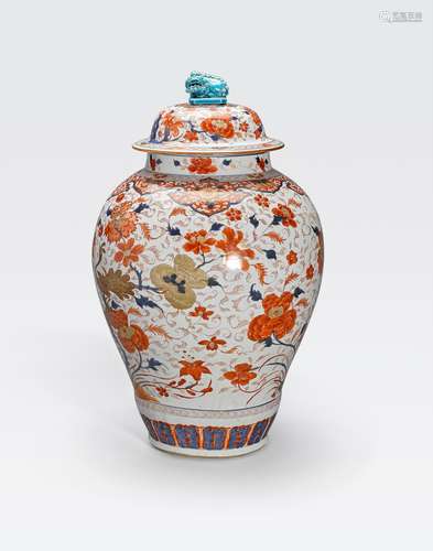 A LARGE ‘CHINESE IMARI’ COVERED BALUSTER JARKangxi period