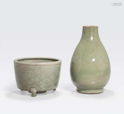 TWO LONGQUAN CELADON CONTAINERS