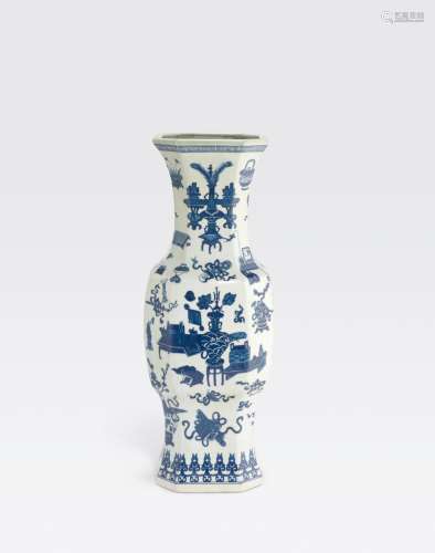 A BLUE AND WHITE VASE WITH ONE HUNDRED ANTIQUESDECORATION
