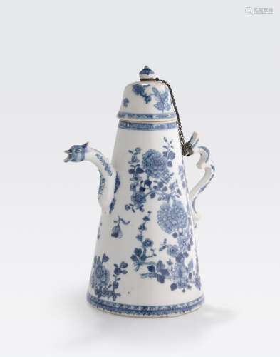 A BLUE AND WHITE EXPORT COFFEE POT AND COVER
