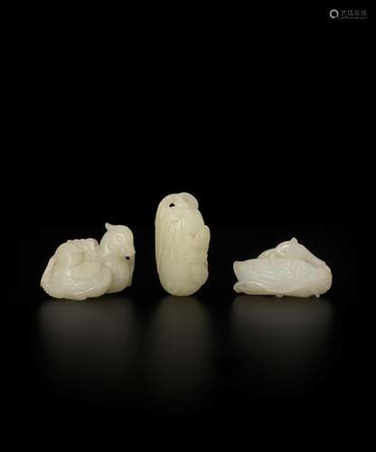 A GROUP OF THREE SMALL JADE CARVINGS