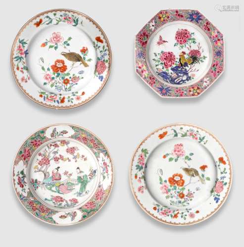 A GROUP OF FOUR FAMILLE ROSE ENAMELED EXPORTPORCELAIN PLATES