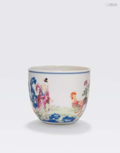 A FAMILLE ROSE ENAMELED CHICKEN CUP